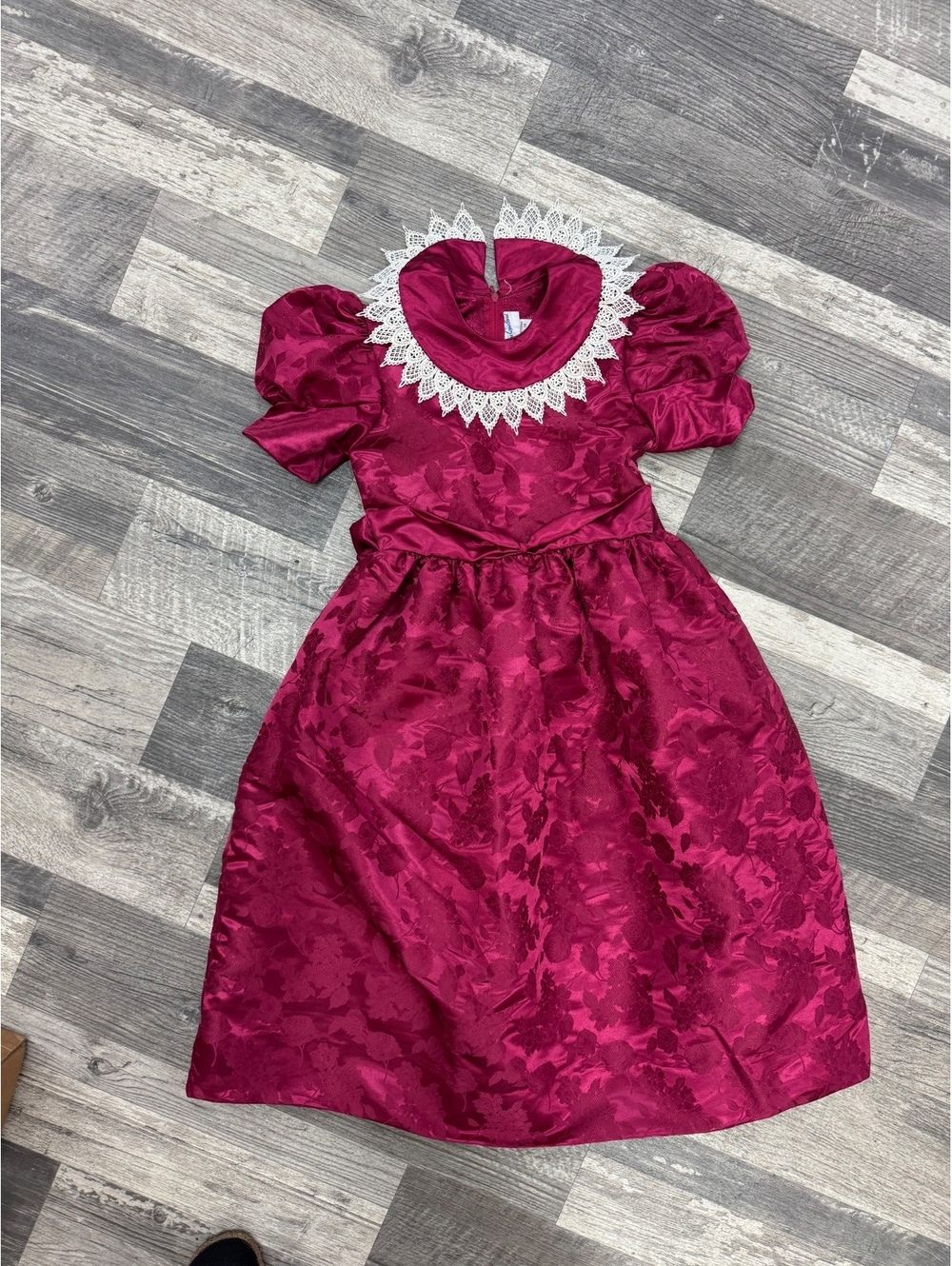 Vintage girls size 12 Jayne Copeland Burgundy Dress with Lace Collar Size 12